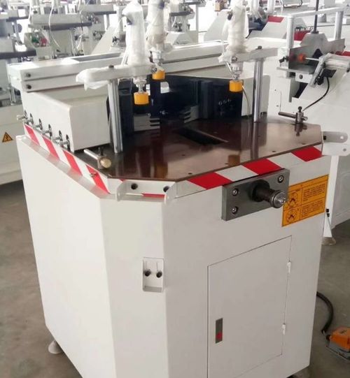 普通門窗店為何需要門窗加工設備